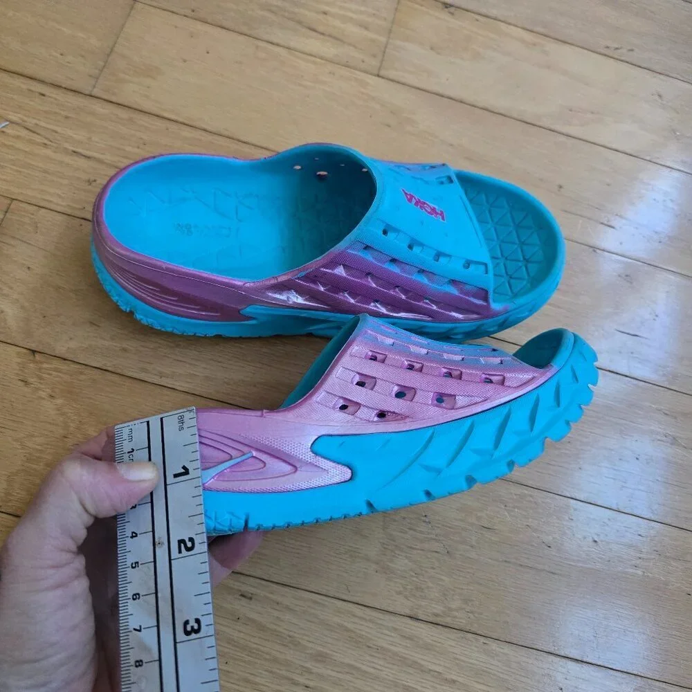 Hoka One One | Recovery pastel blue pink Sporty recovery slide sandals | KIDS 4